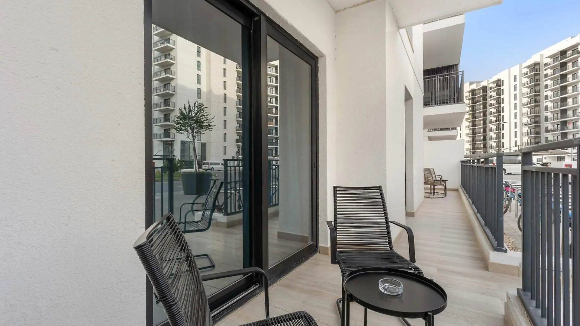 Silkhaus Grand 2 Bdr In Water'S Edge Near Canalside Abu Dhabi Apartment